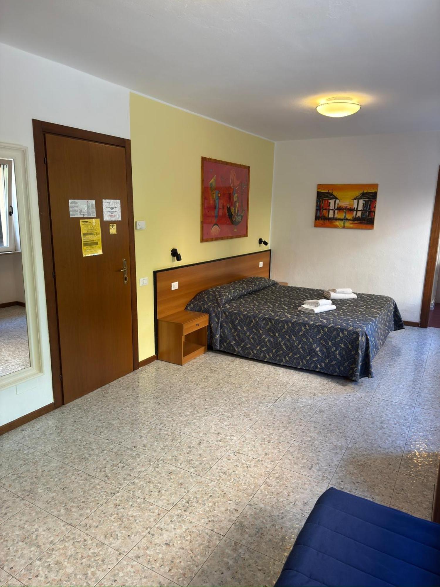 Hotel Benacus Бардолино Екстериор снимка
