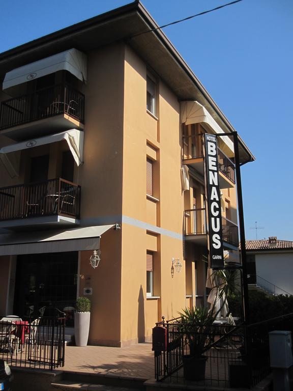 Hotel Benacus Бардолино Екстериор снимка