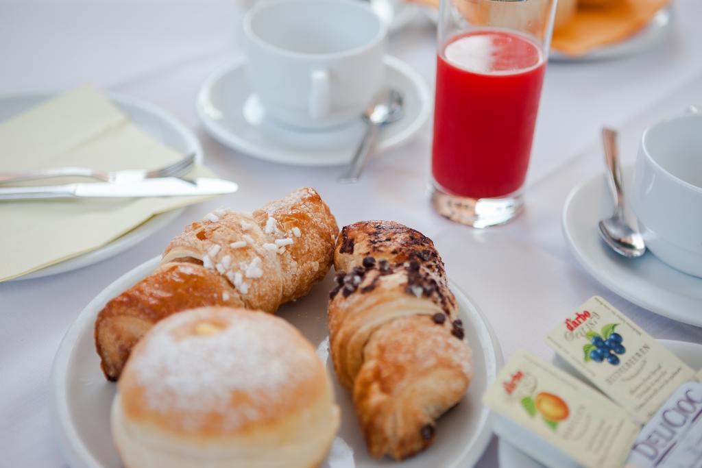 Hotel Benacus Бардолино Екстериор снимка