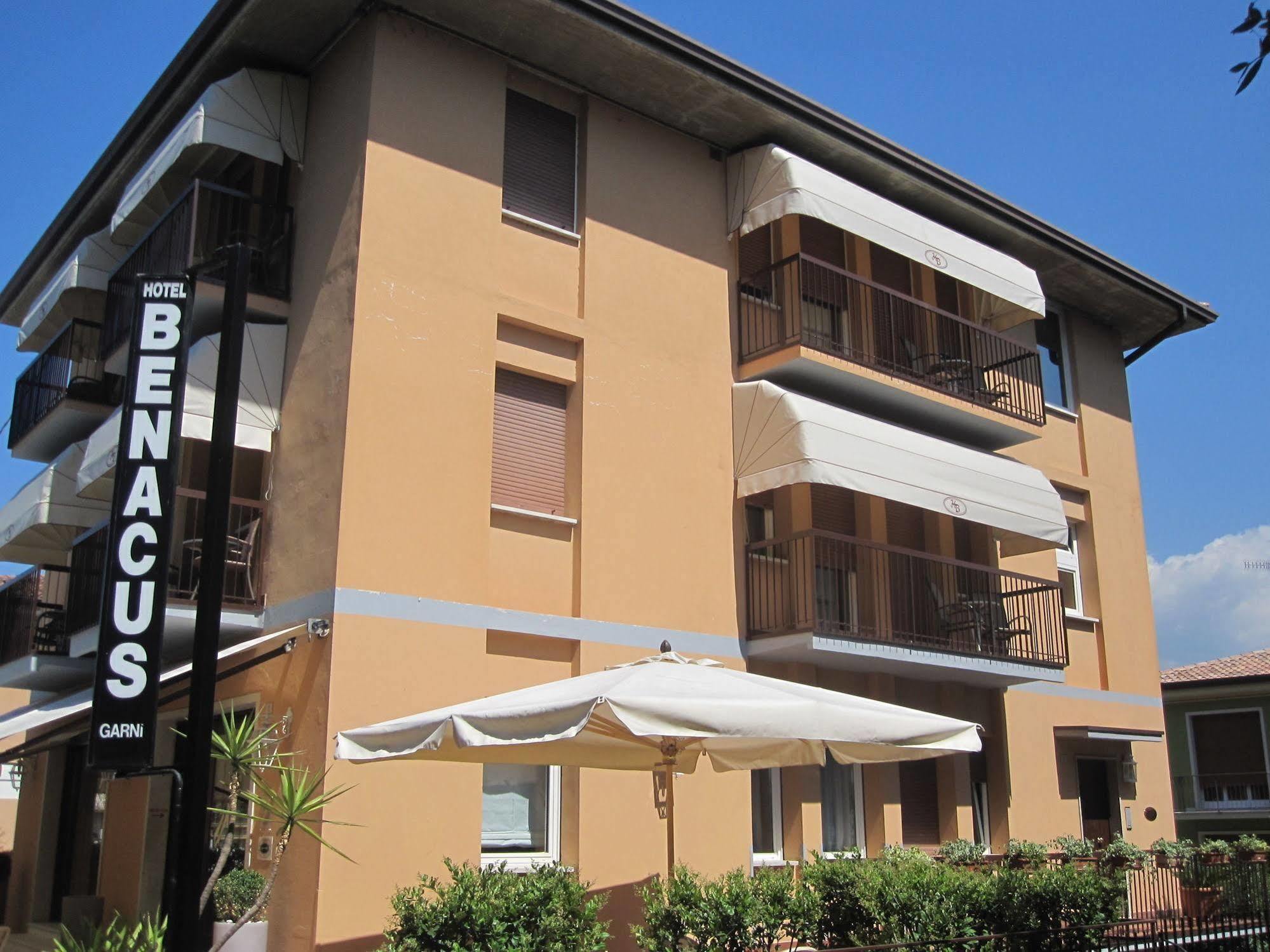 Hotel Benacus Бардолино Екстериор снимка