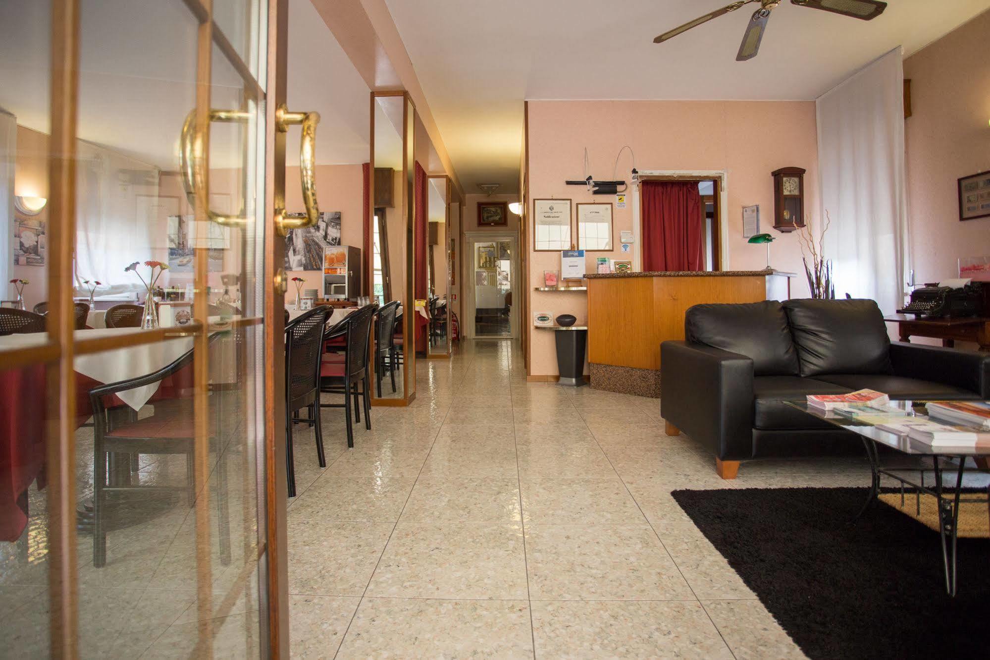 Hotel Benacus Бардолино Екстериор снимка
