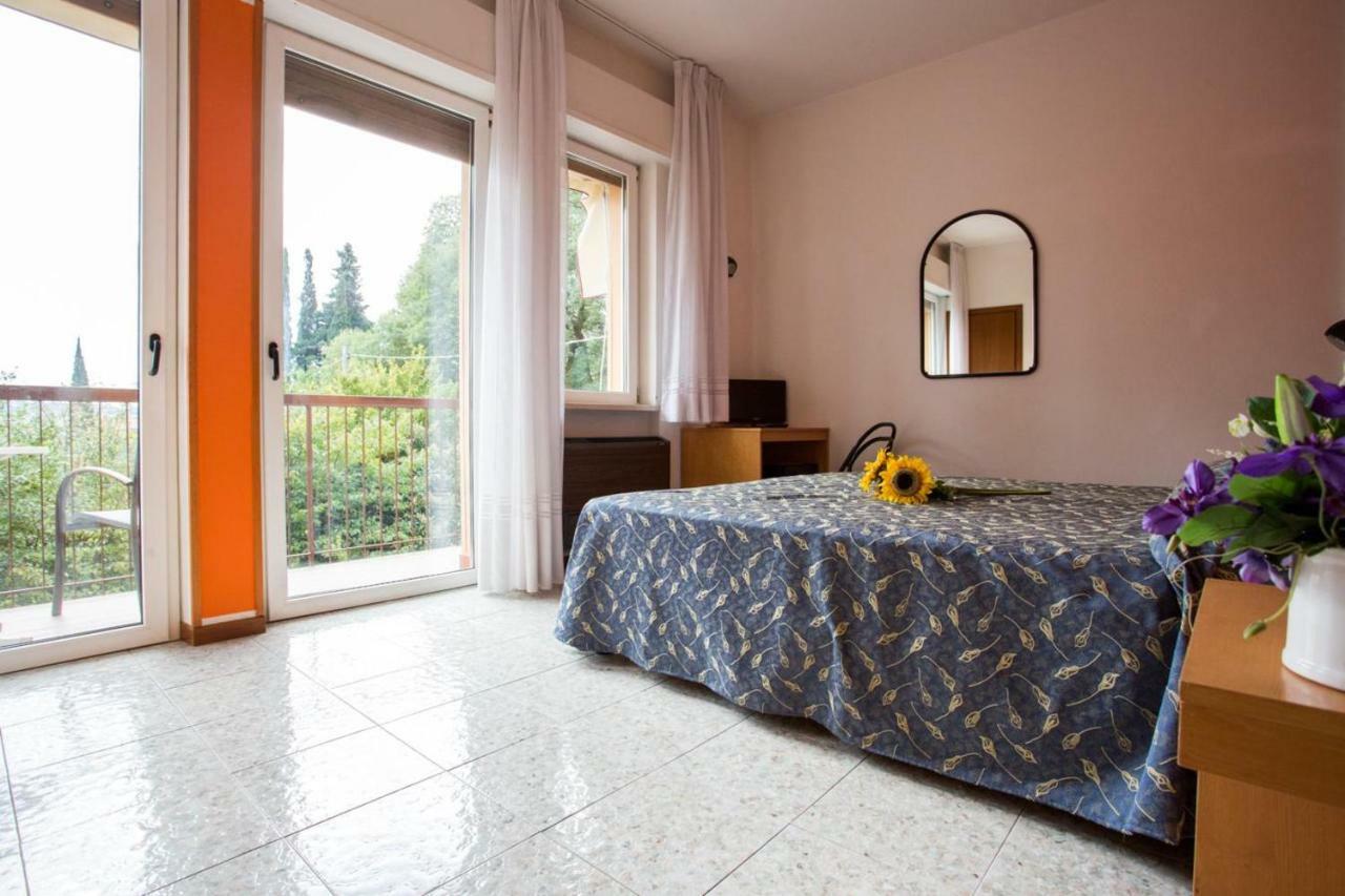 Hotel Benacus Бардолино Екстериор снимка