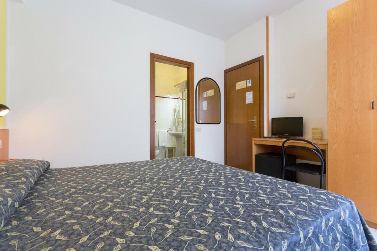 Hotel Benacus Бардолино Екстериор снимка