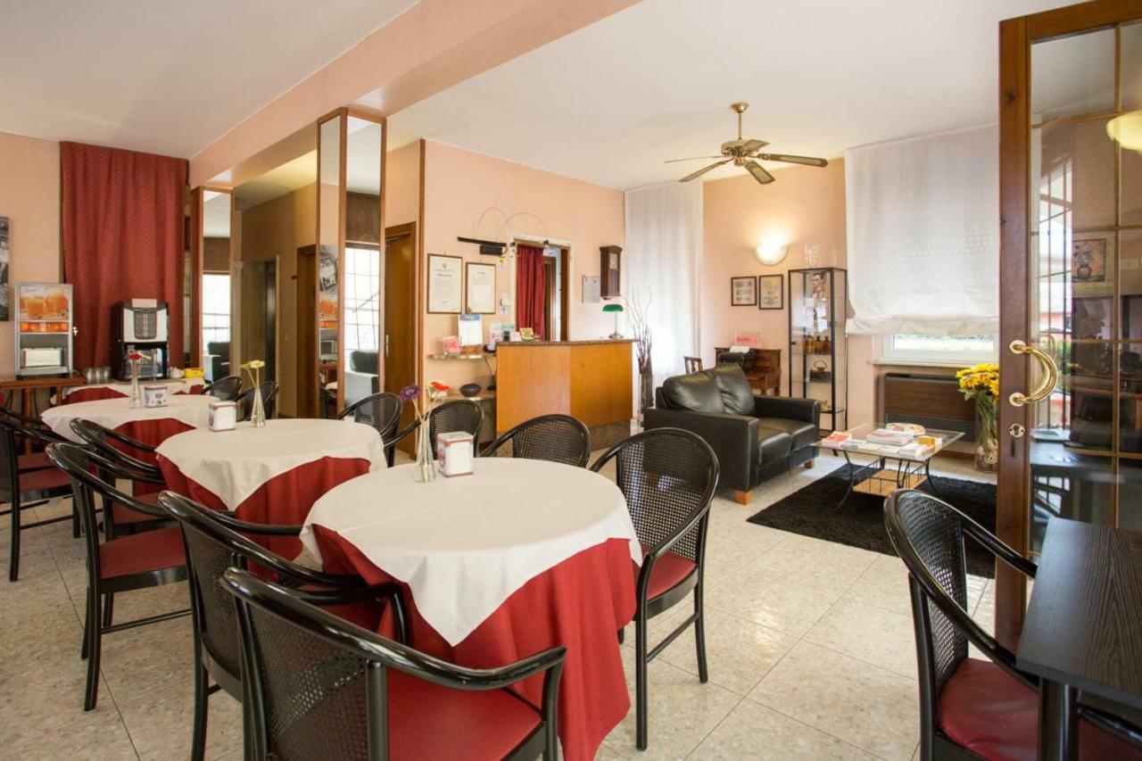 Hotel Benacus Бардолино Екстериор снимка