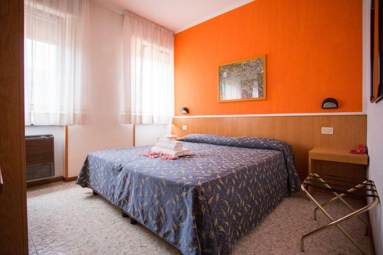 Hotel Benacus Бардолино Екстериор снимка